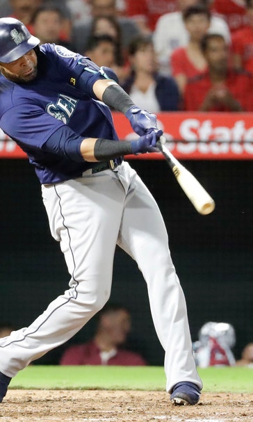Twins, DH Cruz agree to 1-year-deal with option for 2020